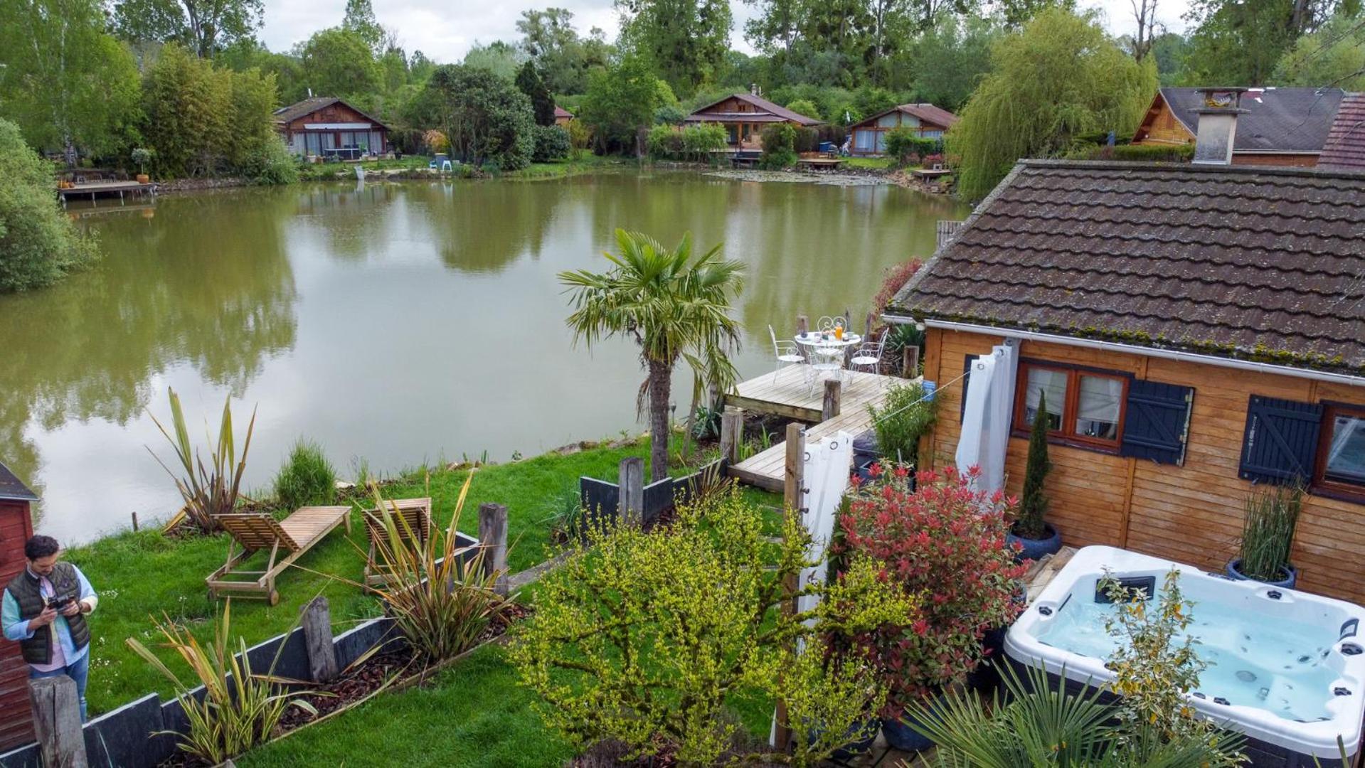 Kaebane 85, Lodge Avec Spa Au Bord De L'Eau Prouilly Exterior foto